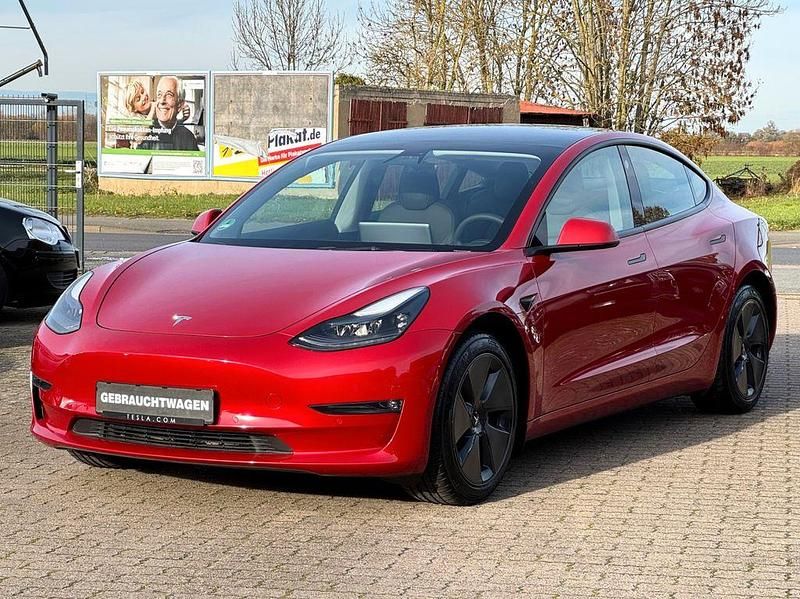 Rot Gebraucht 2021 Tesla Model 3 Long Range AWD Limousine | 28.900 € (Fairer Preis) - Bild 1/4