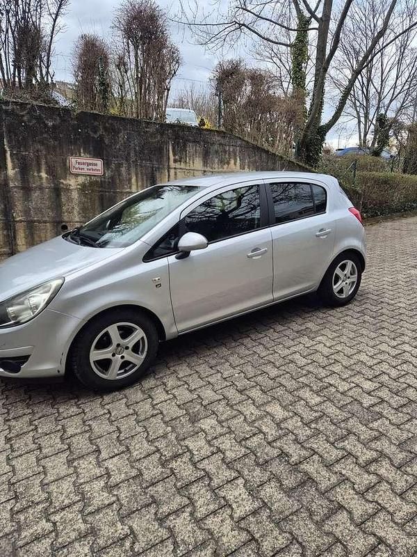 Gebraucht Opel Corsa Edition 101 PS (74 kW) 2010 Silber Kleinwagen