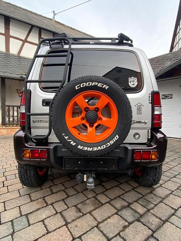 Używany Suzuki Jimny 86 KM (63 kW) 2012 Srebrny SUV