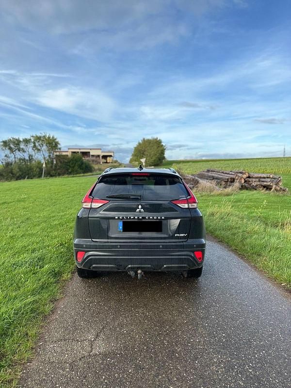 Gebraucht Mitsubishi Eclipse Cross Plus 188 PS (138 kW) 2022 Schwarz SUV