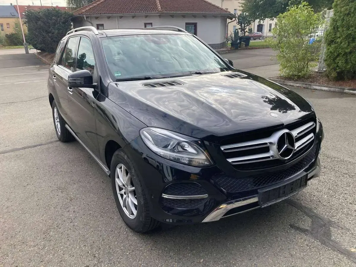 Gebraucht Mercedes GLE250 205 PS (150 kW) 2015 Schwarz SUV