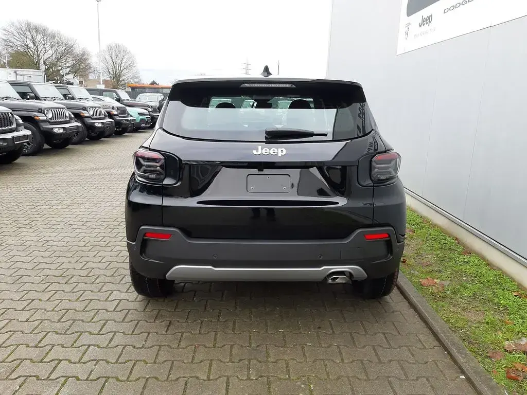 Neu Jeep Avenger Altitude 101 PS (74 kW) 2026 Schwarz SUV