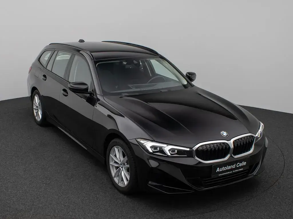 Gebraucht BMW 318 Sport Line 156 PS (114 kW) 2024 Schwarz Limousine