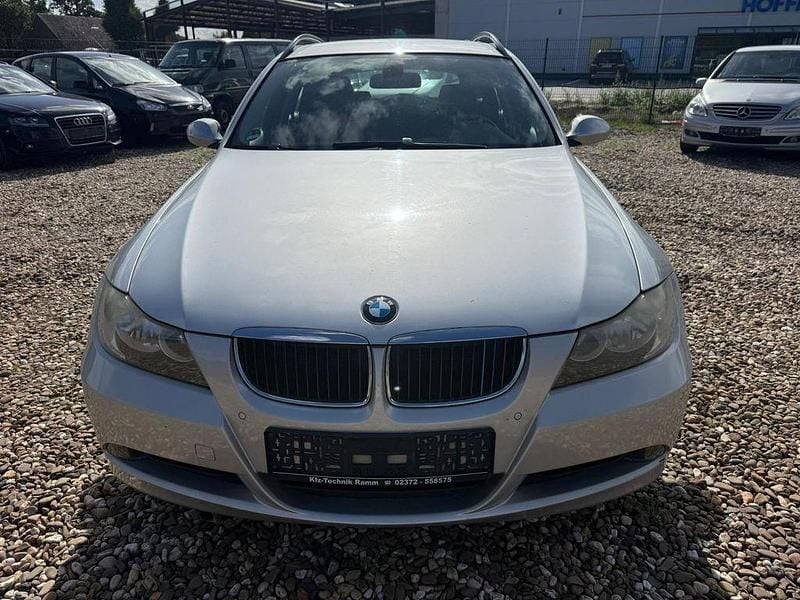 Gebraucht BMW 318 Advantage 129 PS (94 kW) 2007 Silber Kombi