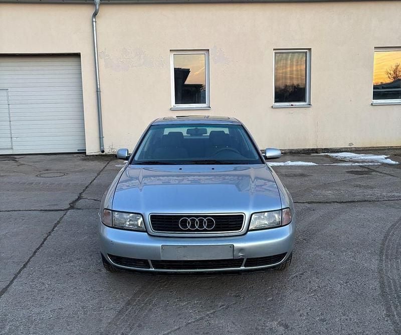 Silber Gebraucht 1997 Audi A4 Sport Limousine | 1.550 € (Guter Preis) - Bild 1/4