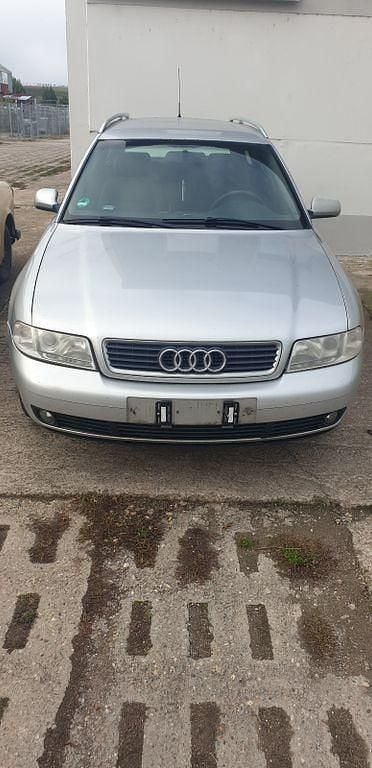 Silber Gebraucht 1998 Audi A4 Kombi | 700 € (Guter Preis) - Bild 1/4