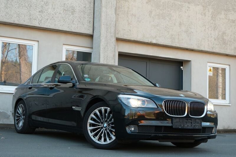 Schwarz Gebraucht 2010 BMW 730 Sport Line Limousine | 7.990 € (Guter Preis) - Bild 1/4