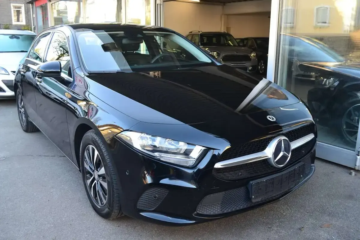 Gebraucht Mercedes A200 Advanced 150 PS (110 kW) 2023 Nachtschwarz Limousine