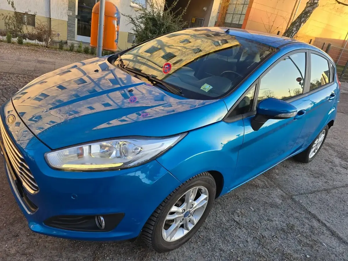 Używany Ford Fiesta 2015 Niebieski Hatchback