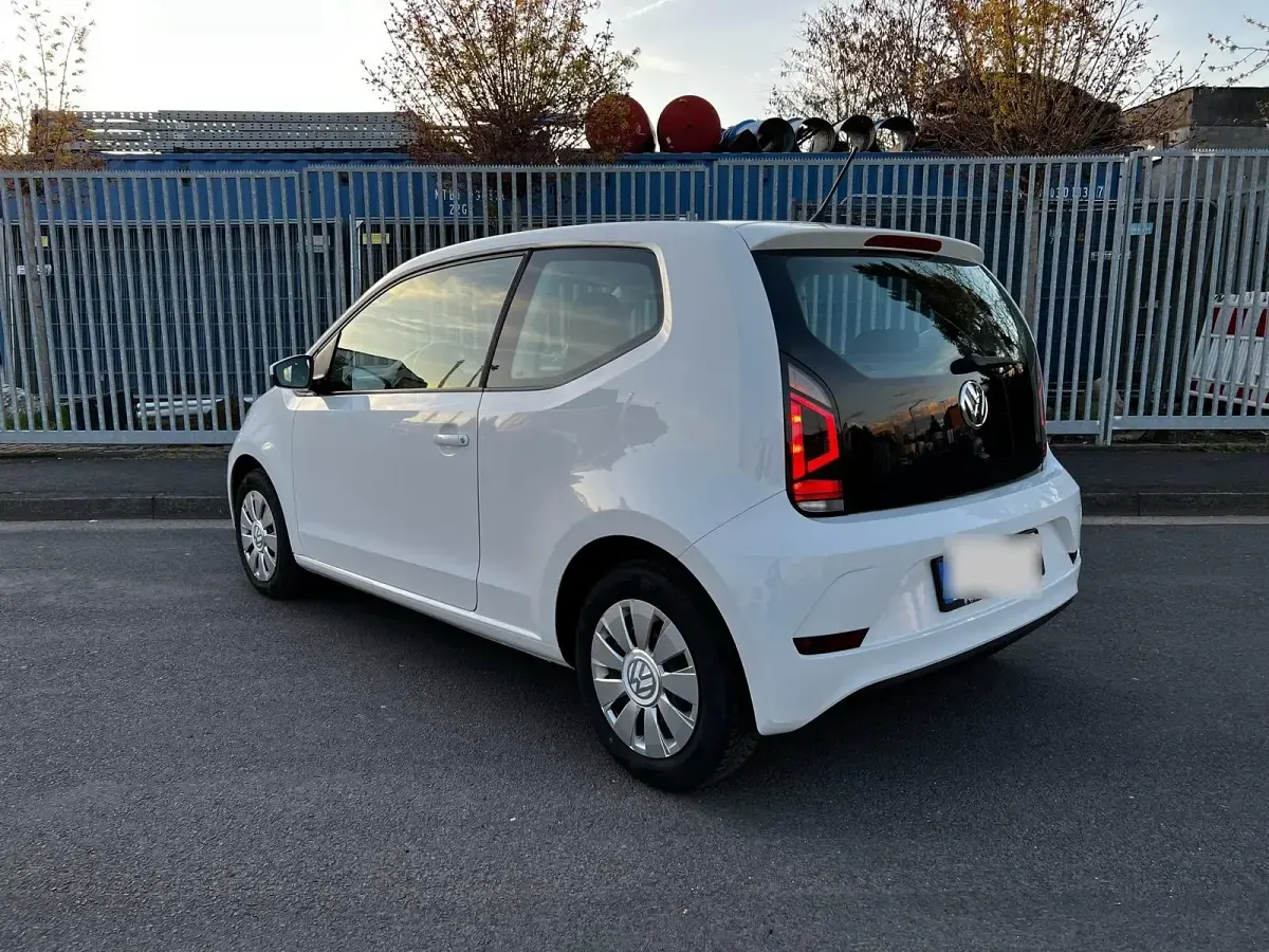 Second-hand VW up! 59 CP (43 kW) 2016 Alb Hatchback