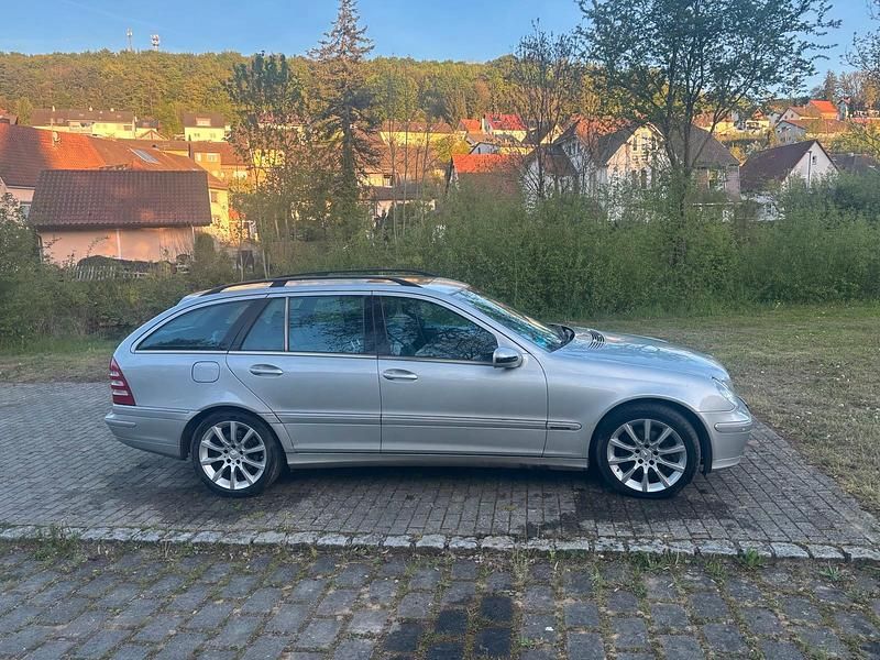 Usata Mercedes C220 143 CV (105 kW) 2003 Argento Station wagon