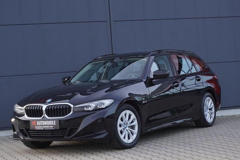 Gebraucht BMW 320e 204 PS (150 kW) 2022 Schwarz ii Kombi