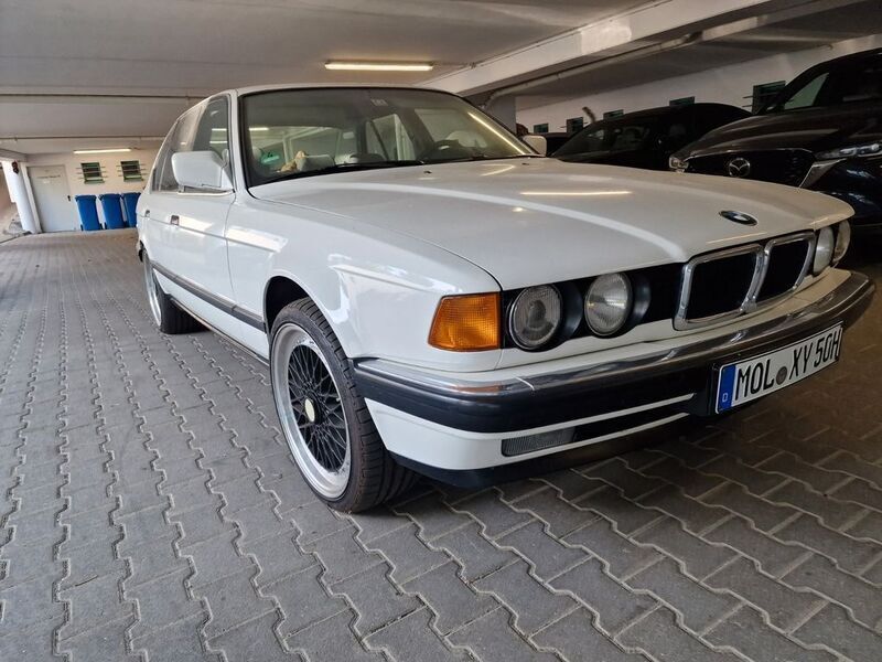 Gebraucht BMW 750 300 PS (220 kW) 1990 Weiß Limousine