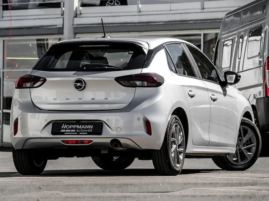Gebraucht Opel Corsa Basis 101 PS (74 kW) 2024 Silber Kleinwagen