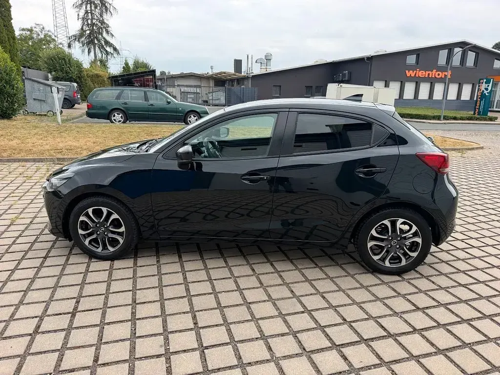 Gebraucht Mazda 2 Exclusive-Line 90 PS (66 kW) 2021 Schwarz Limousine