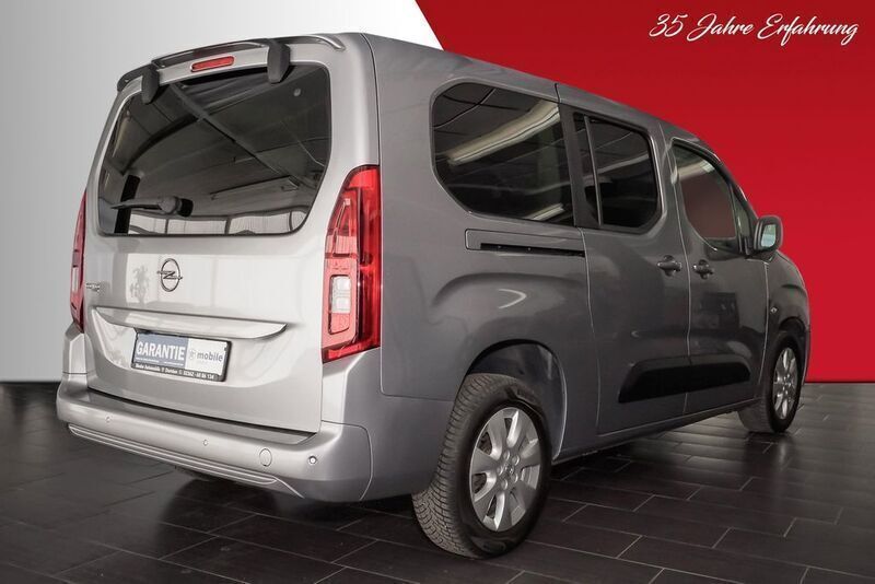 Gebraucht Opel Combo Life Elegance 131 PS (96 kW) 2021 Kontrast grau/quarz silber Van / Kleinbus