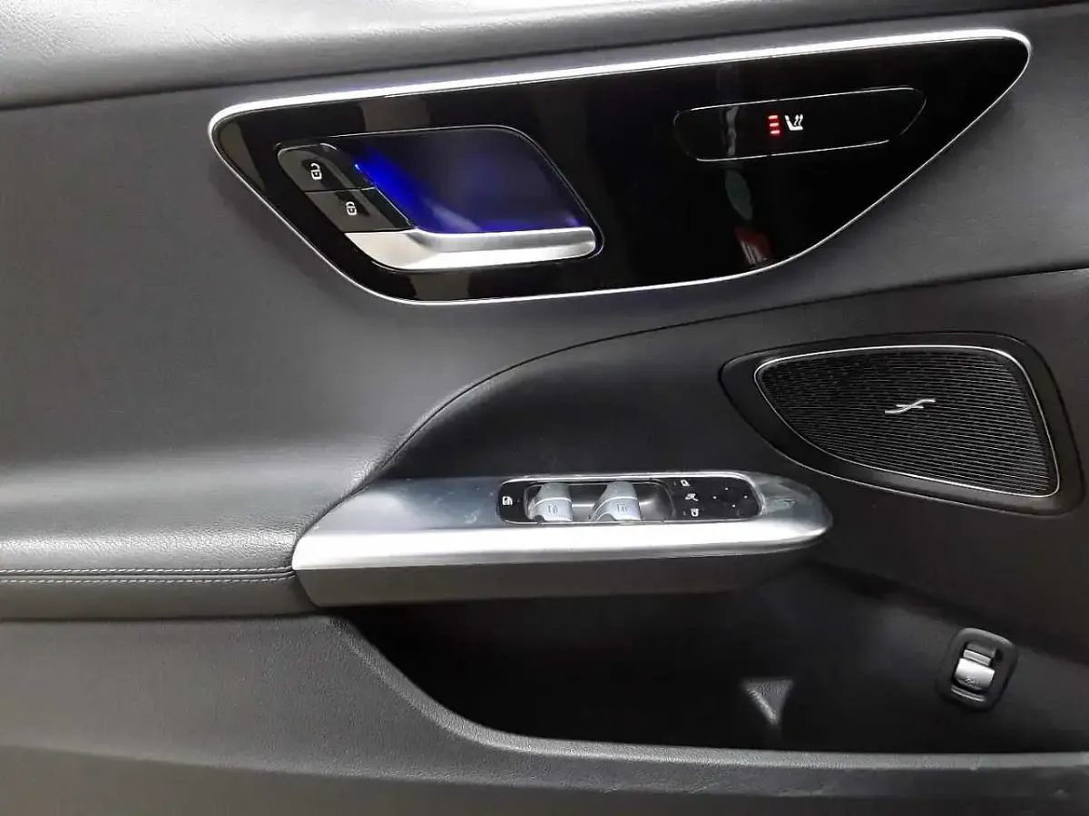 Gebraucht Mercedes C220 Avantgarde 200 PS (147 kW) 2023 Schwarz Kombi
