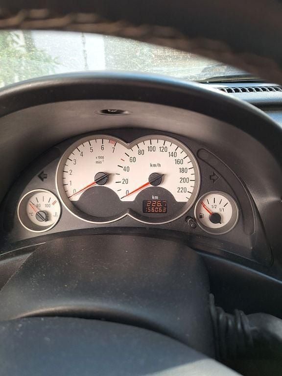 Gebraucht Opel Corsa Sport 90 PS (66 kW) 2002 Schwarz Kleinwagen