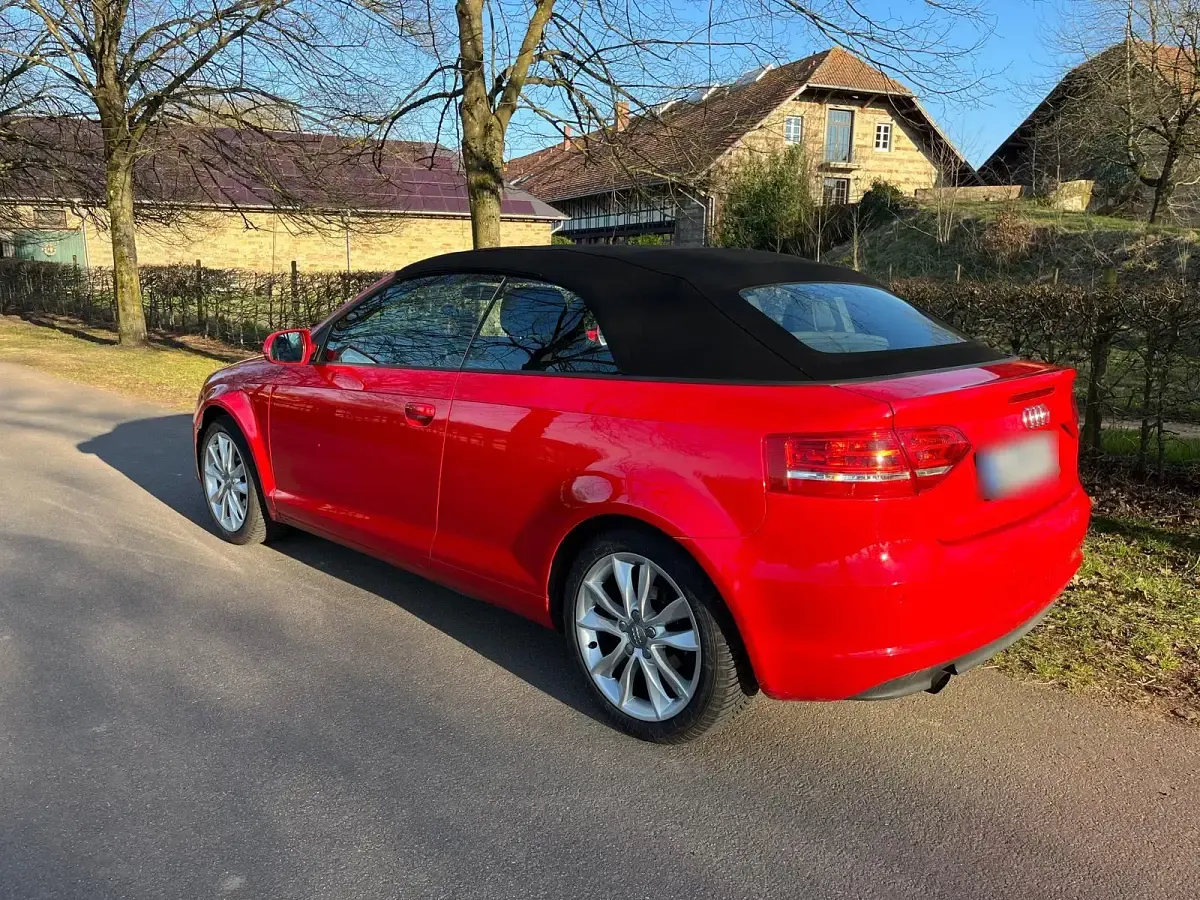 Gebraucht Audi A3 Cabriolet 105 PS (77 kW) 2012 Rot Cabrio