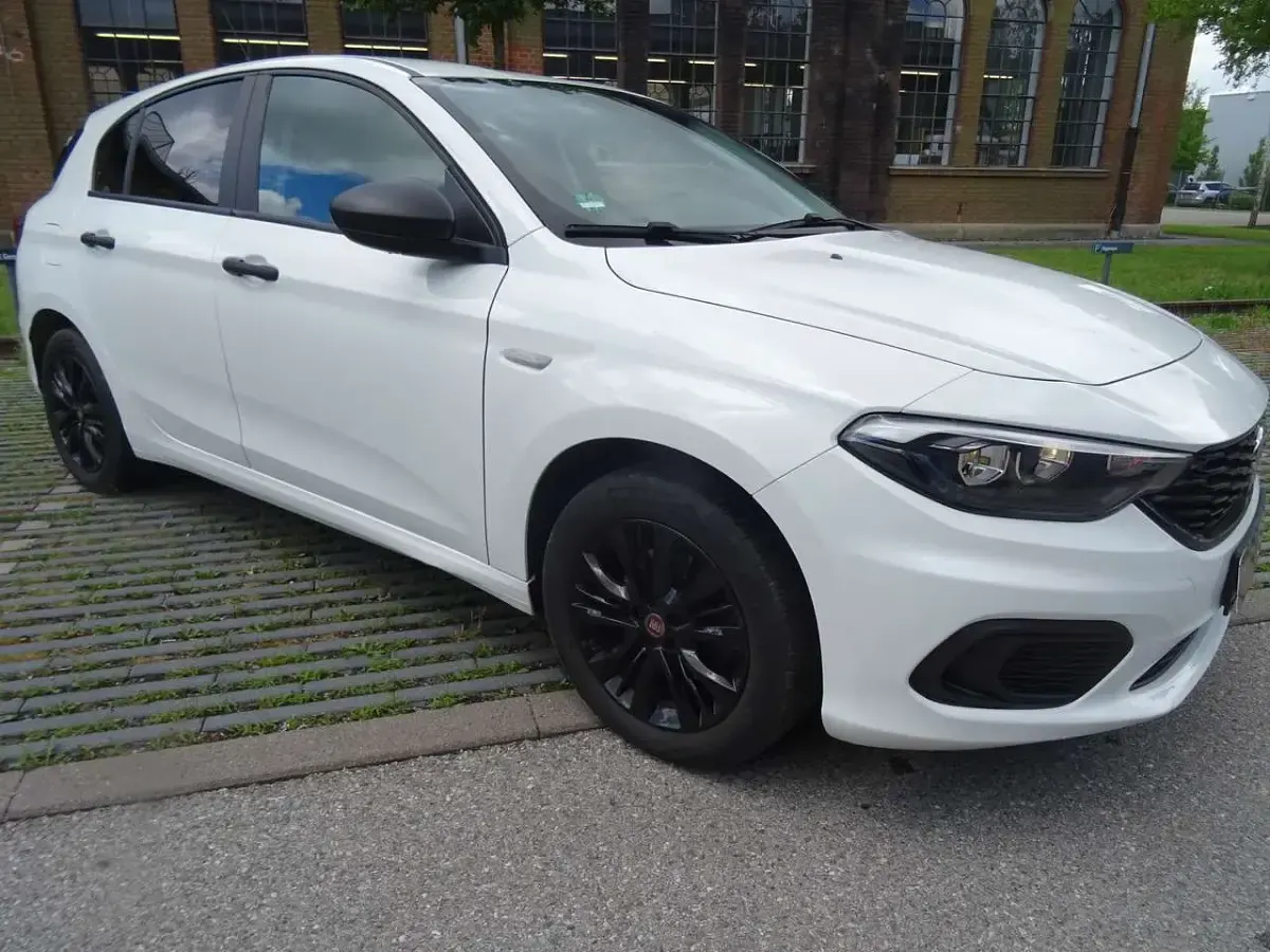 Gebraucht Fiat Tipo Street 95 PS (69 kW) 2019 Colore esterno (bianco(vr249) Kleinwagen