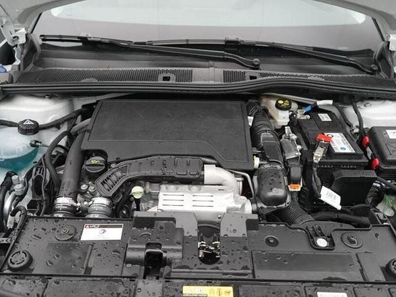 Gebraucht Citroën C4 Feel 131 PS (96 kW) 2023 Lackierung olbia blau/typ aussenverkleidung metalliclackierung SUV