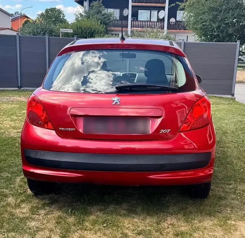 Gebraucht Peugeot 207 90 PS (66 kW) 2009 Rot Kleinwagen