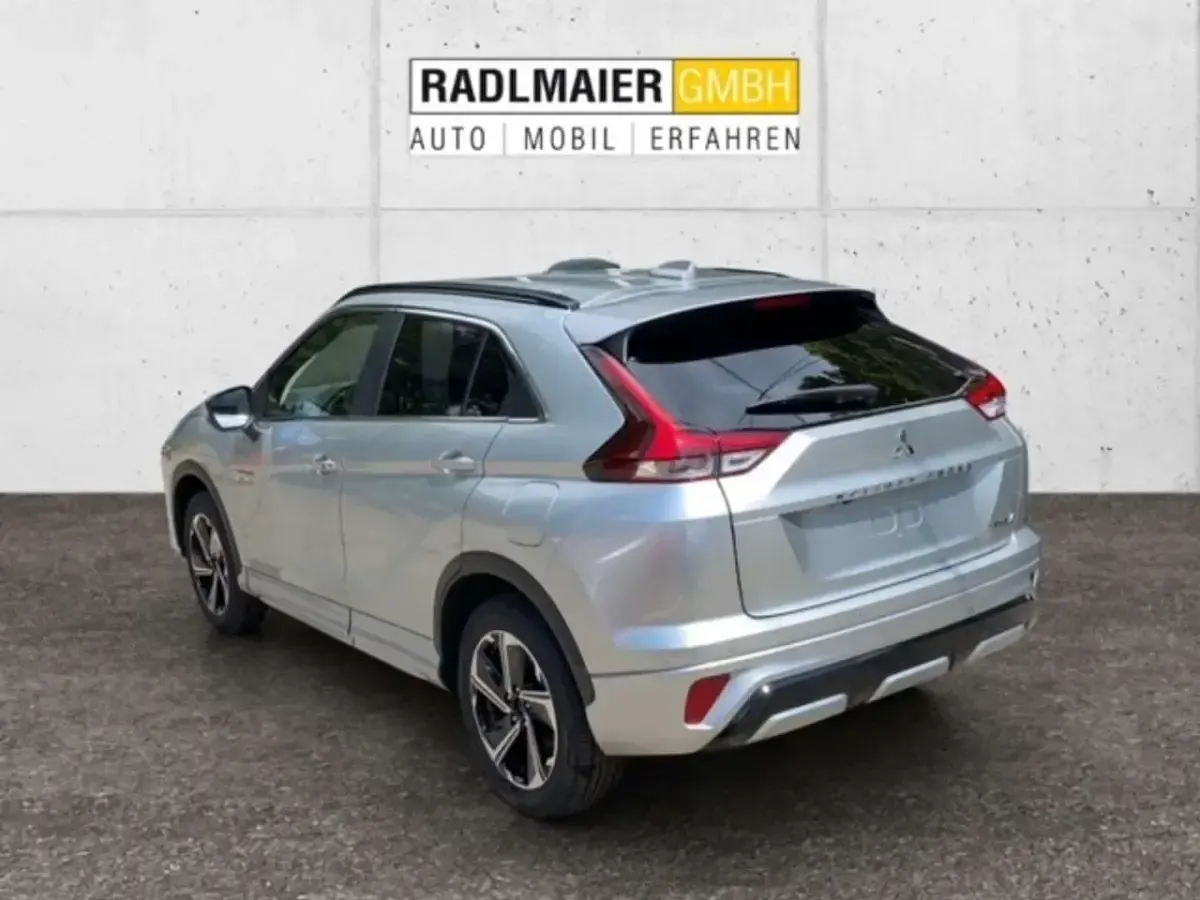 Neu Mitsubishi Eclipse Cross Select 98 PS (72 kW) 2025 Sterling silber SUV