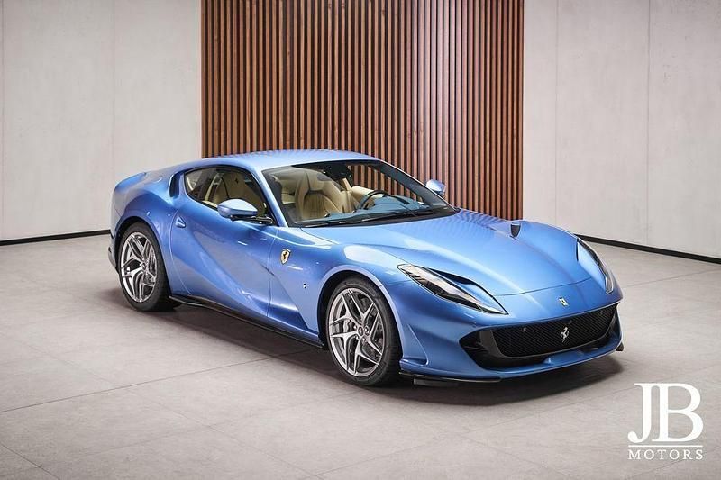 Blau Gebraucht 2020 Ferrari 812 Coupé | 399.850 € - Bild 1/4