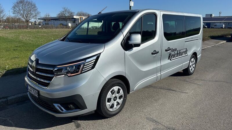 Highland grey Gebraucht 2025 Renault Trafic Life Van | 45.900 € - Bild 1/4