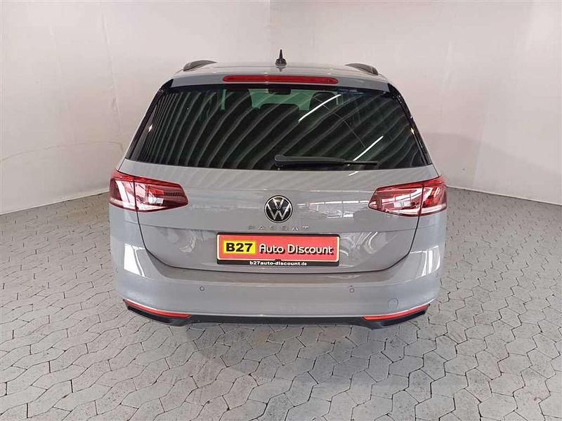 Gebraucht VW Passat Conceptline 150 PS (110 kW) 2022 Grau Kombi