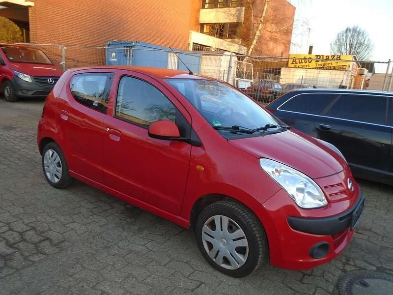 Gebraucht Nissan Pixo Acenta 68 PS (50 kW) 2010 Bright red (s) Kleinwagen