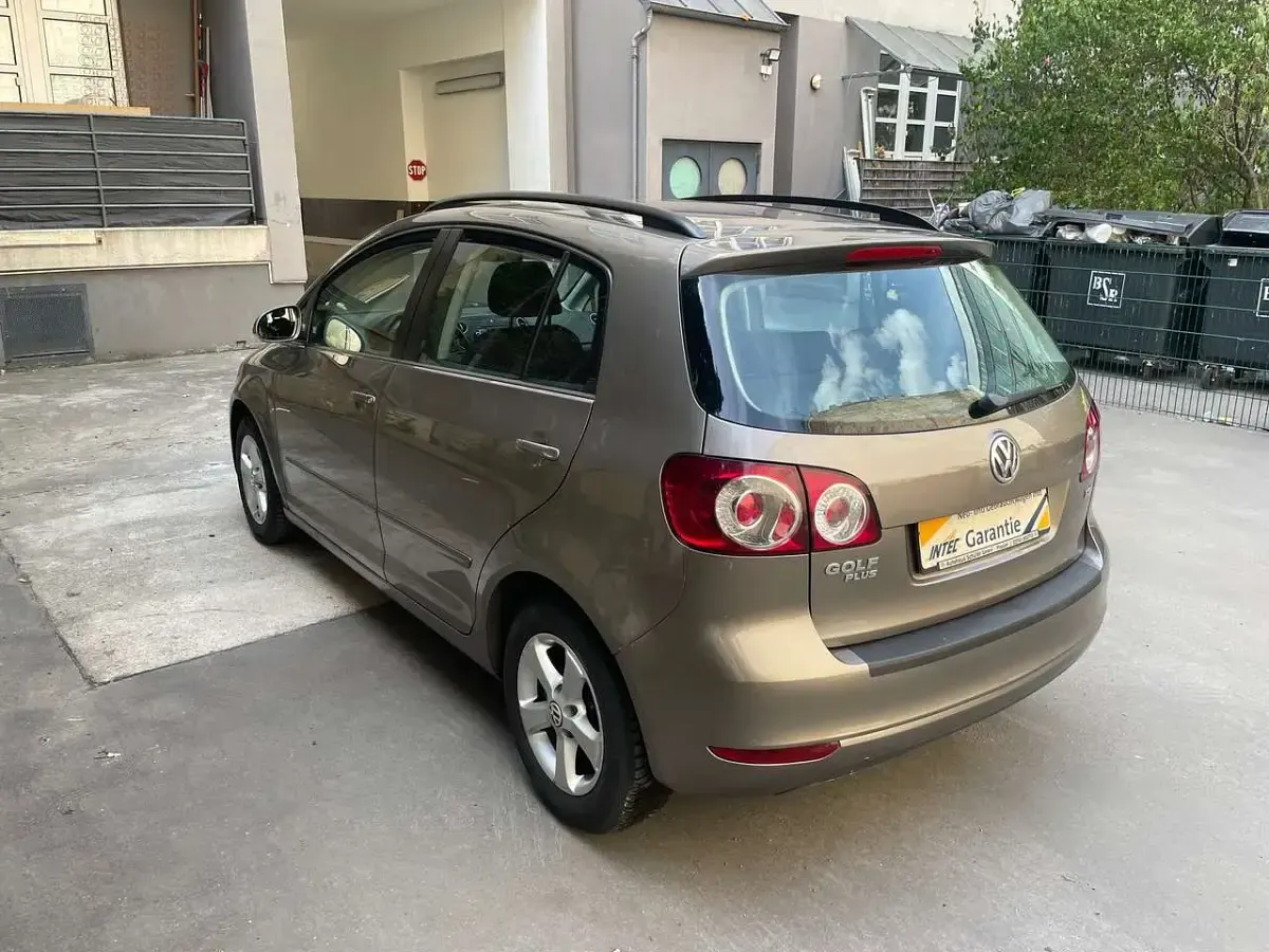 Gebraucht VW Golf VII Trendline 86 PS (63 kW) 2012 Kaschmirbraun metallic Kleinwagen