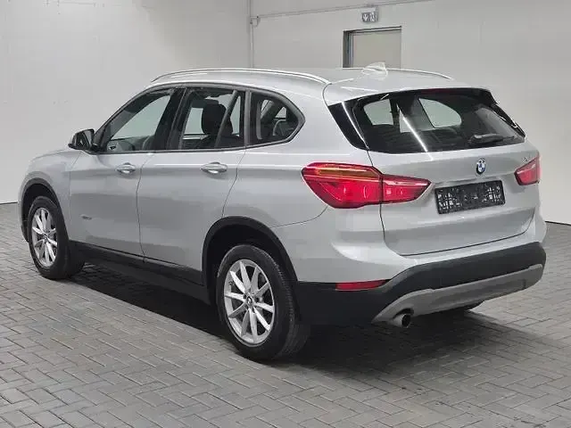Gebraucht BMW X1 136 PS (100 kW) 2016 Glaciersilbermet. SUV