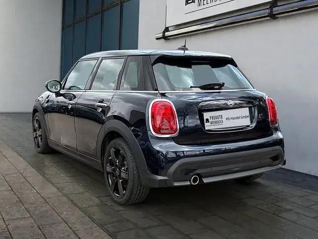 Używany Mini Cooper 136 KM (100 kW) 2024 Czarny Hatchback