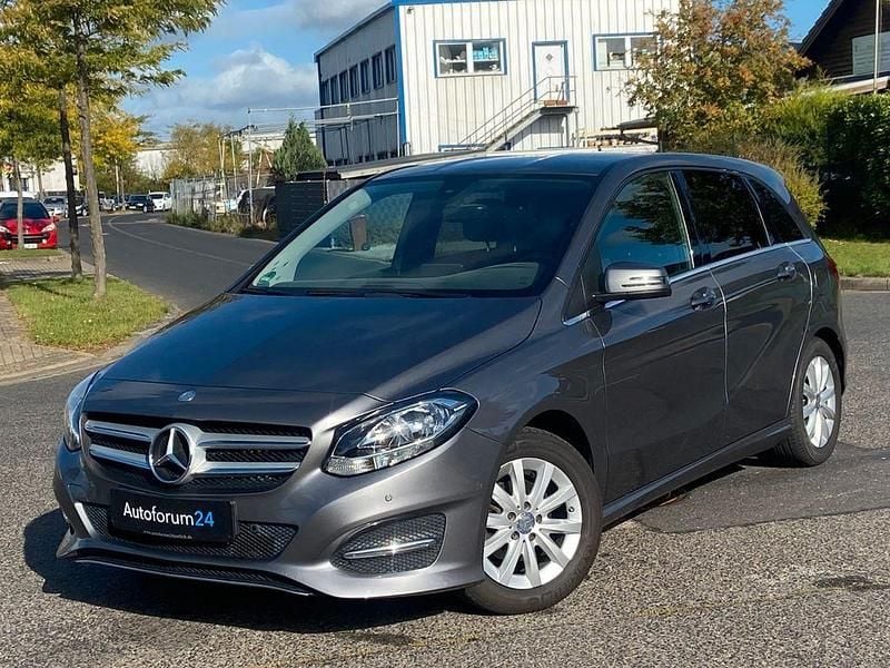 Grau Gebraucht 2015 Mercedes B180 Van / Kleinbus | 12.899 € (Guter Preis) - Bild 1/4