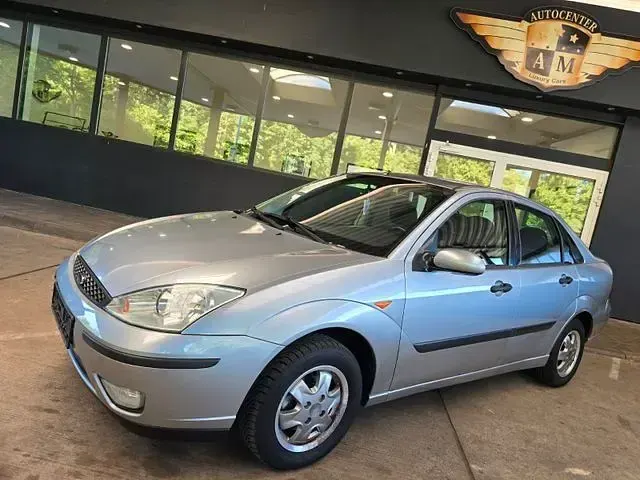 Gebraucht Ford Focus Futura 101 PS (74 kW) 2004 Silber Limousine
