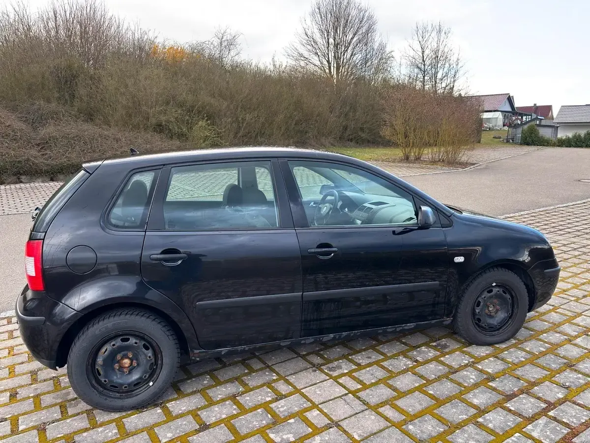 Gebraucht VW Polo Basis 64 PS (47 kW) 2003 Schwarz Kleinwagen