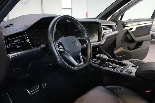 Gebraucht VW Touareg Style 231 PS (169 kW) 2022 Grau SUV