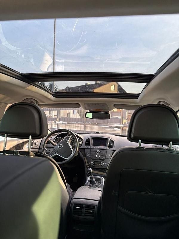 Gebraucht Opel Insignia 160 PS (117 kW) 2010 Schwarz Kombi