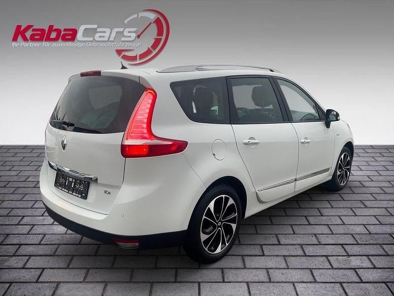 Gebraucht Renault Grand Scénic III Bose Edition 132 PS (97 kW) 2016 Perlmut weiß Van / Kleinbus