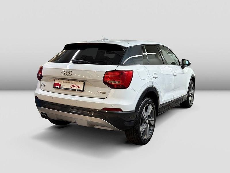 Gebraucht Audi Q2 Sport 150 PS (110 kW) 2018 Gletscherweiss metallic SUV