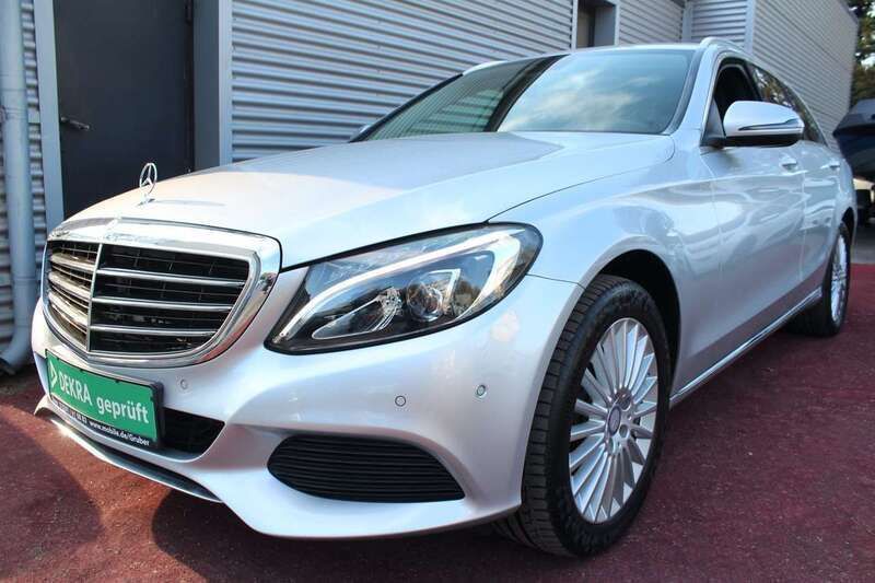 Iridiumsilber metalliclack (metallic) Gebraucht 2016 Mercedes C180 Exclusive Kombi | 18.482 € (Fairer Preis) - Bild 1/4