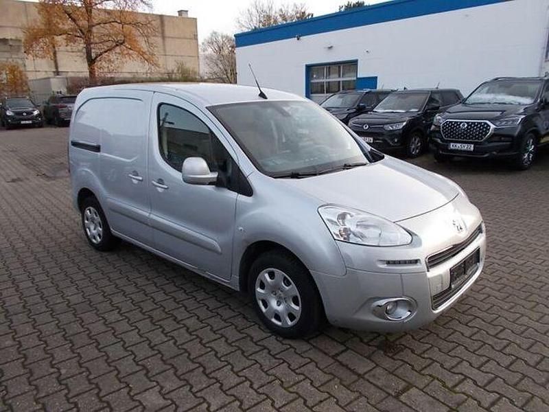 Gebraucht Peugeot Partner Avantage 90 PS (66 kW) 2015 Grau Van / Kleinbus
