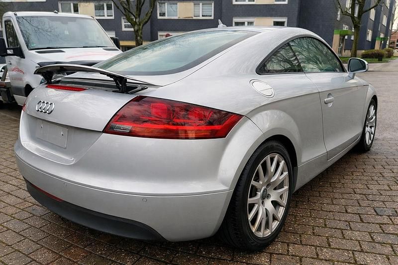Używany Audi TT Design 160 KM (117 kW) 2010 Srebrny Coupe