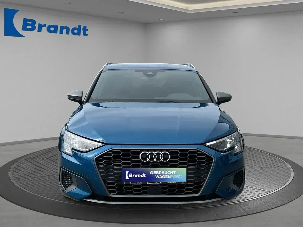 Gebraucht Audi A3 Edition .1 150 PS (110 kW) 2021 Blau Limousine