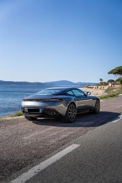 Gebraucht Aston Martin DB11 608 PS (447 kW) 2017 Grau Coupé