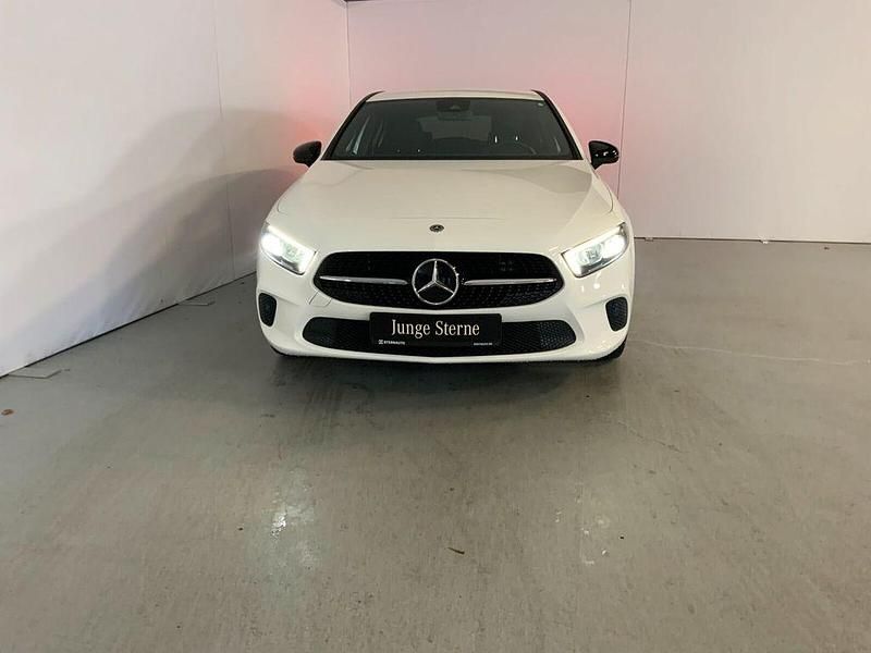 Gebraucht Mercedes A250 Progressive 218 PS (160 kW) 2020 Unilack polarweiß Limousine