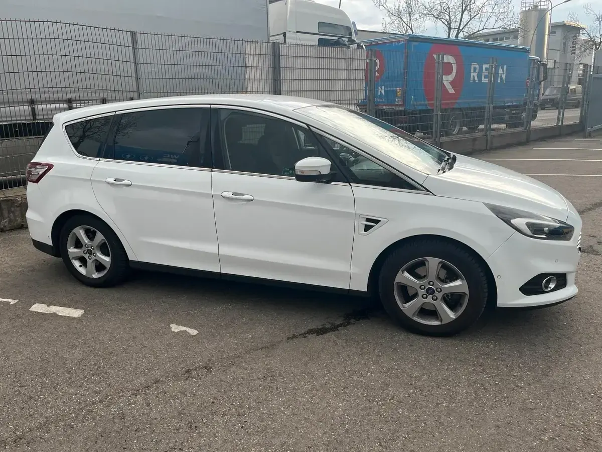 Second-hand Ford S-MAX S 179 CP (131 kW) 2016 Alb Monovolum