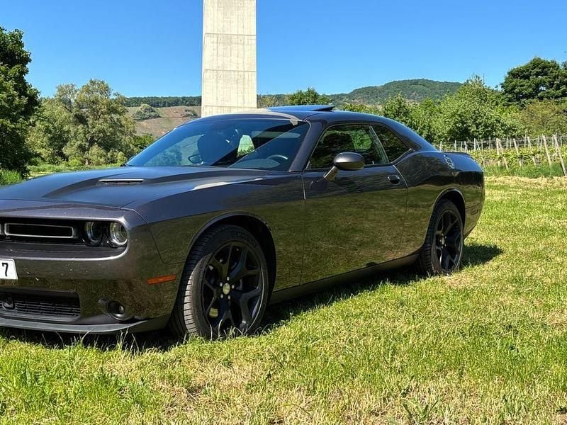 Grau Gebraucht 2017 Dodge Challenger Coupé | 21.900 € (Teuer) - Bild 1/4