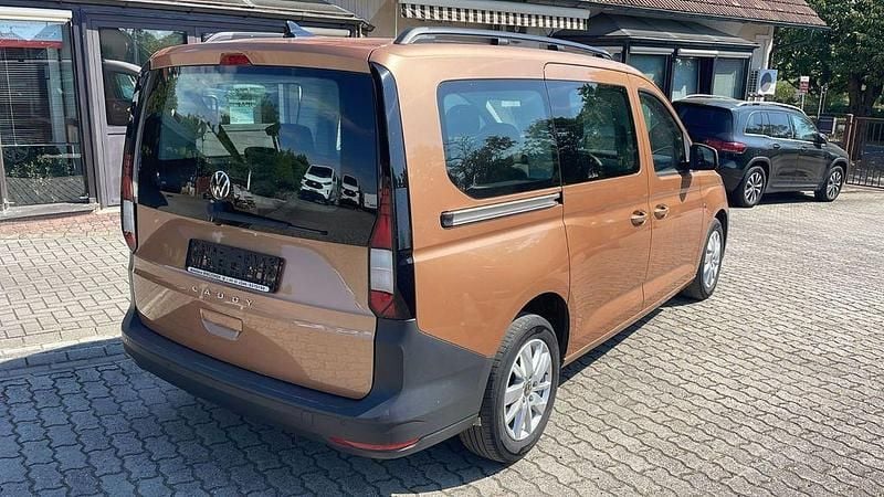 Gebraucht VW Caddy Maxi 114 PS (83 kW) 2023 Braun Van / Kleinbus